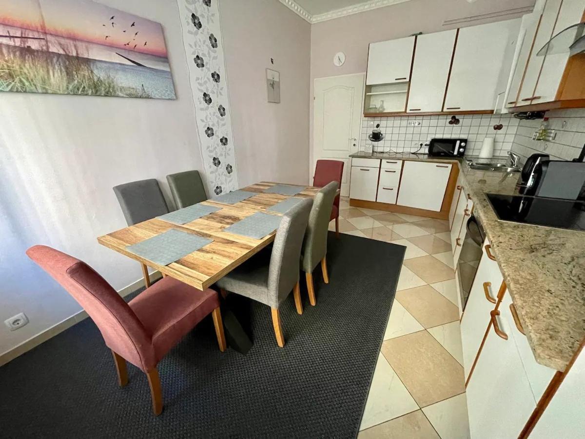 Gemutliche Wohnung Mit Super Lage Viena Exterior foto