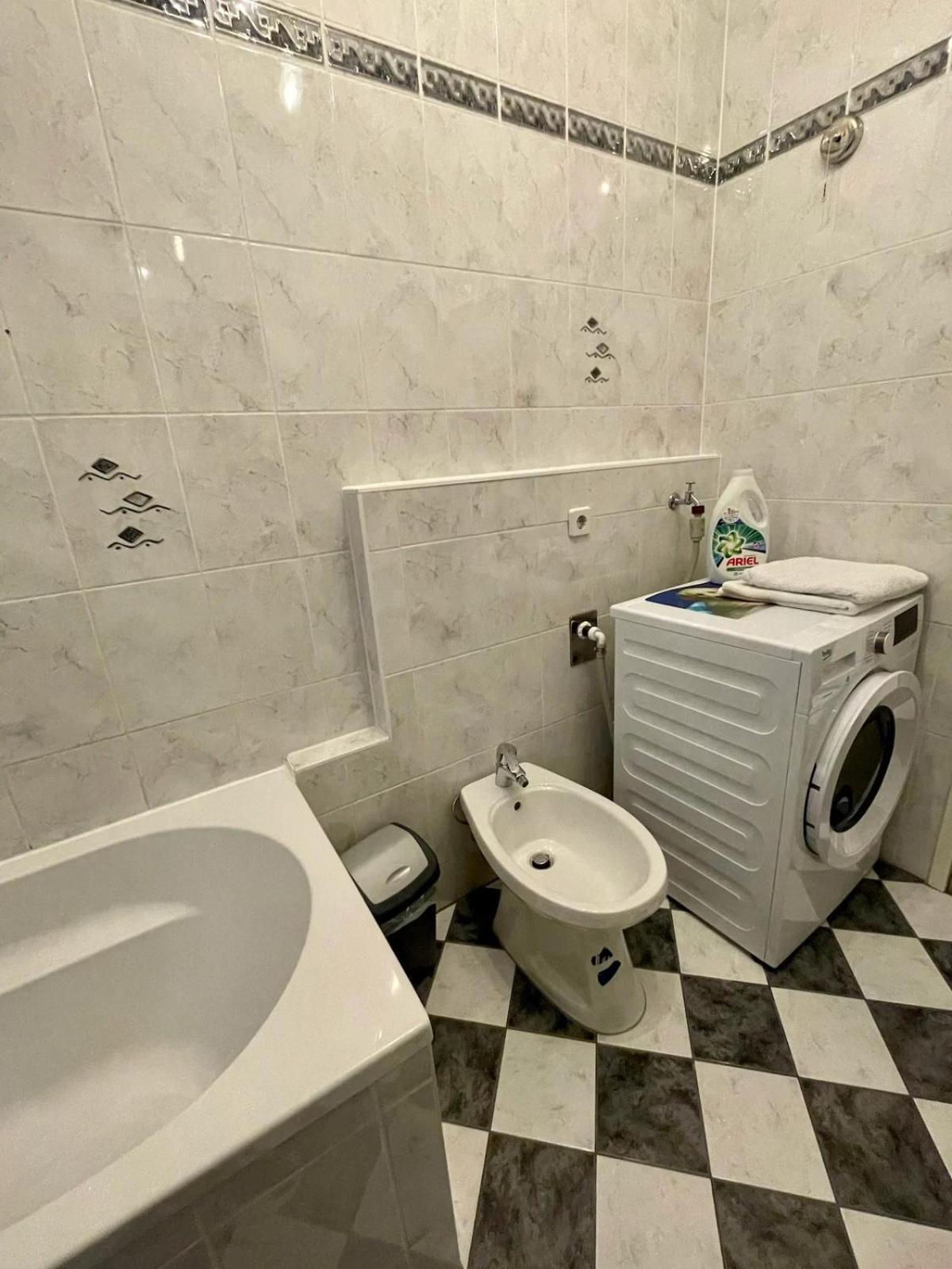 Gemutliche Wohnung Mit Super Lage Viena Exterior foto